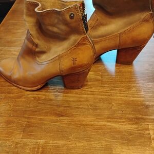 Frye Women's Tan Leather Boots